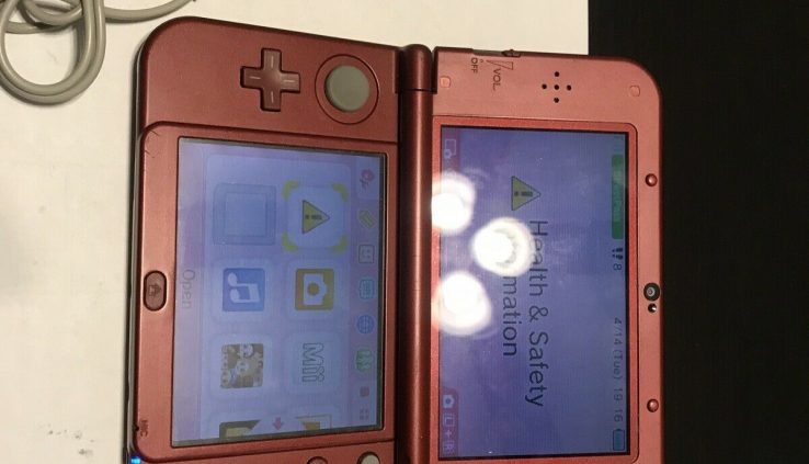 Ultimate Conditioned Red Modern Nintendo 3ds XL & extra!