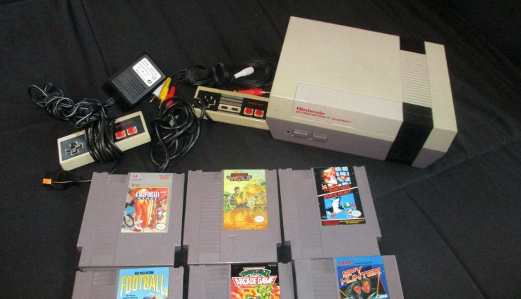 NES Nintendo Machine Total W/ 2 Controllers + 9 video games Mountainous Mario TESTED NR