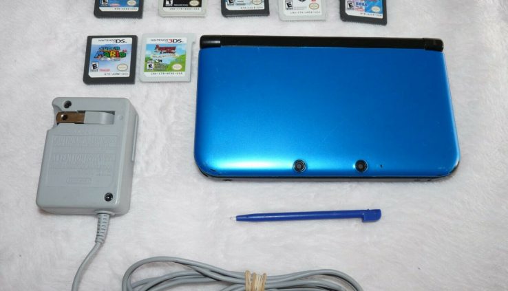 Nintendo 3DS XL Initiating Version Blue Handheld Machine + 7 video games charger old Lot