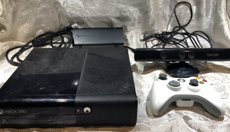 Xbox 360 E, 250GB with Kinect, Controller and Game bundle ***FREE SHIPPING***