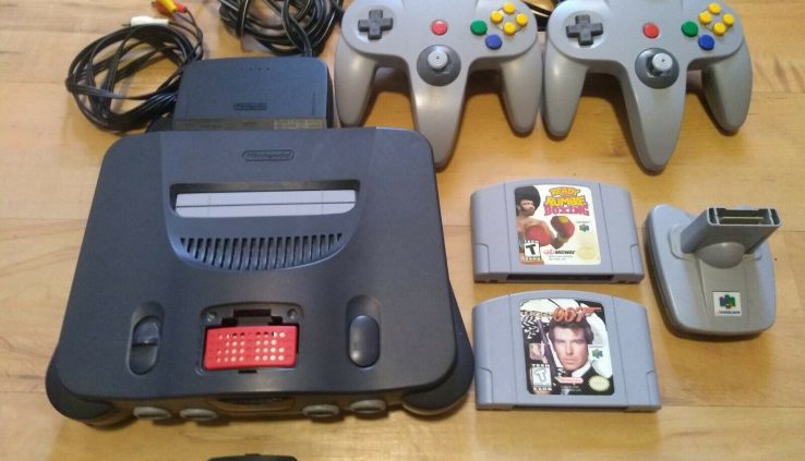 Nintendo 64 Bundle with GoldenEye 007