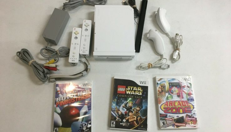 Nintendo Wii Console W/Arcade Zone, Star Wars lego, Bowling, controllers Bundle