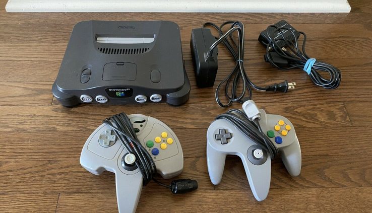 Nintendo N64 Console + 2 Controllers