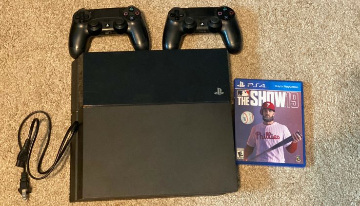 Ps4 (PS4) 500GB Sad Console (CUH-1115A) + 2 controllers and recreation