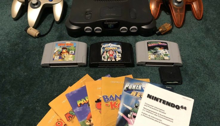 Nintendo 64, N64 Gadget / Console Bundle + 2 Controllers + 3 Video games Diddy Kong