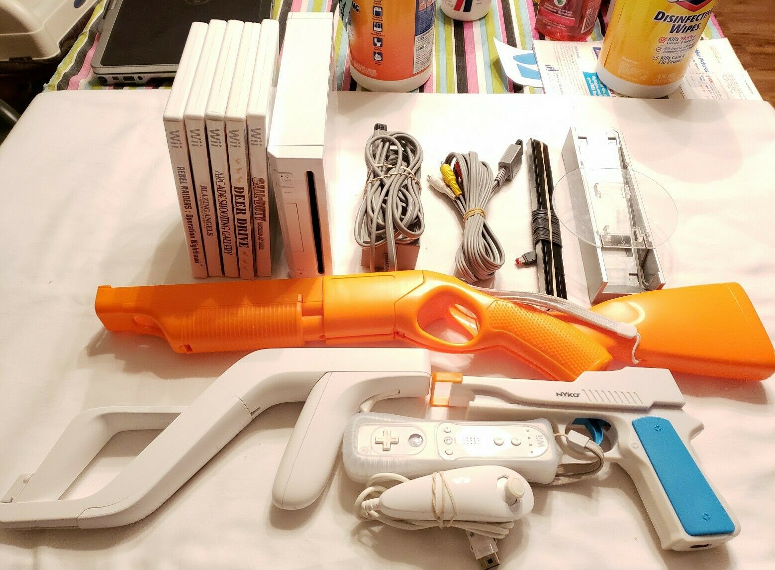 Nintendo Wii Shooting Themed Console Bundle w/ 3 A quantity of Guns