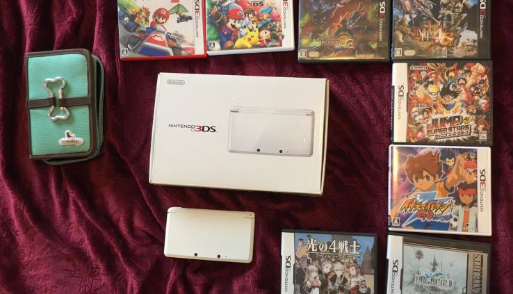 Nintendo 3DS Pure White (NTSC-J) Total Boxed W 8 Games + Nintendogs Case!!