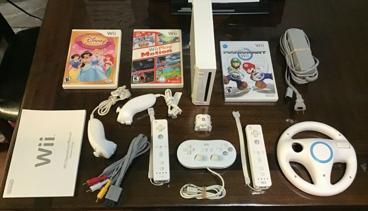 Nintendo Wii system white Console Mario Kart Bundle RVL-001 Game