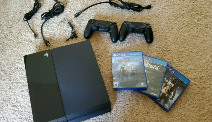 Sony Ps4 PS4 500GB CUH-1115A, 2 Controllers, 3 Games USED