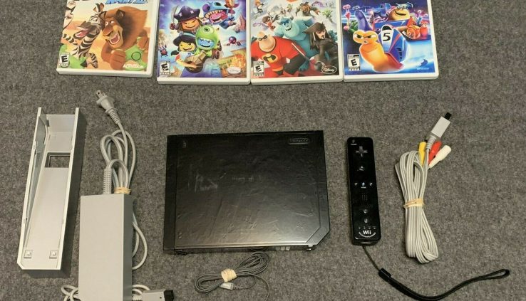 Nintendo Wii Dark Console With 4 Games