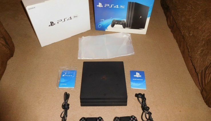 MINT PlayStation 4 Pro 1TB PS4 Pro Console Murky + Games + 2 Sony Controllers VR