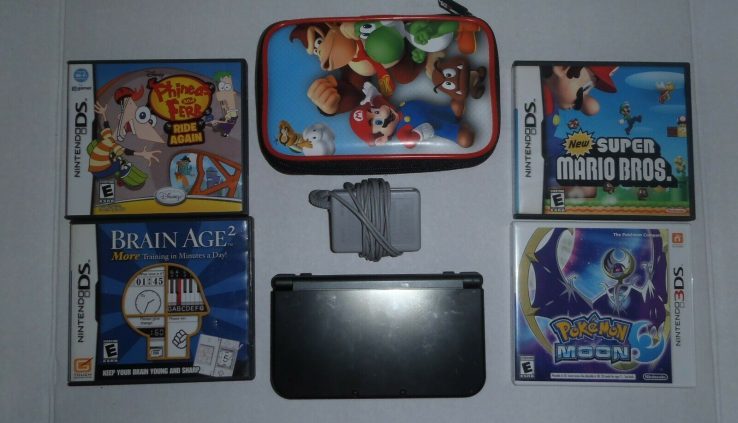 Nintendo New 3DS XL 4GB Handheld Plot Shaded w/ 4 Video games Pokemon Moon