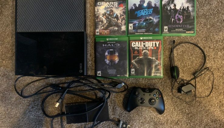Xbox One 500 GB Console – Shaded w/games