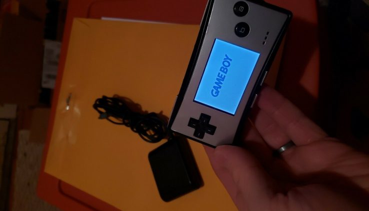 Nintendo Game Boy Micro – Silver (OXYSEBA) with charger