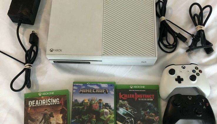 Xbox One 500GB Console v2 Mannequin 1540 Bundle