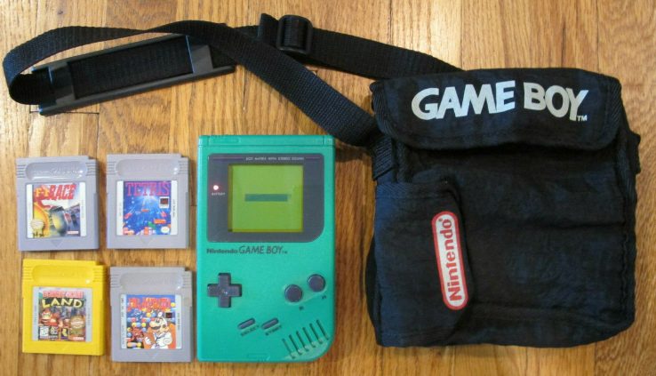 Nintendo Game Boy PLAY IT LOUD Bundle Inexperienced DMG-01 – Accumulate/Case – 4 Games – VGC