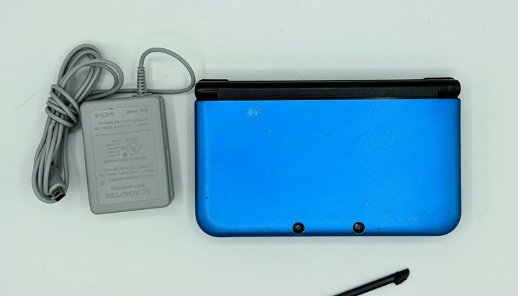 Nintendo 3DS XL Blue (SPR-001) Handheld Console w/ Charger & Stylus – Examined