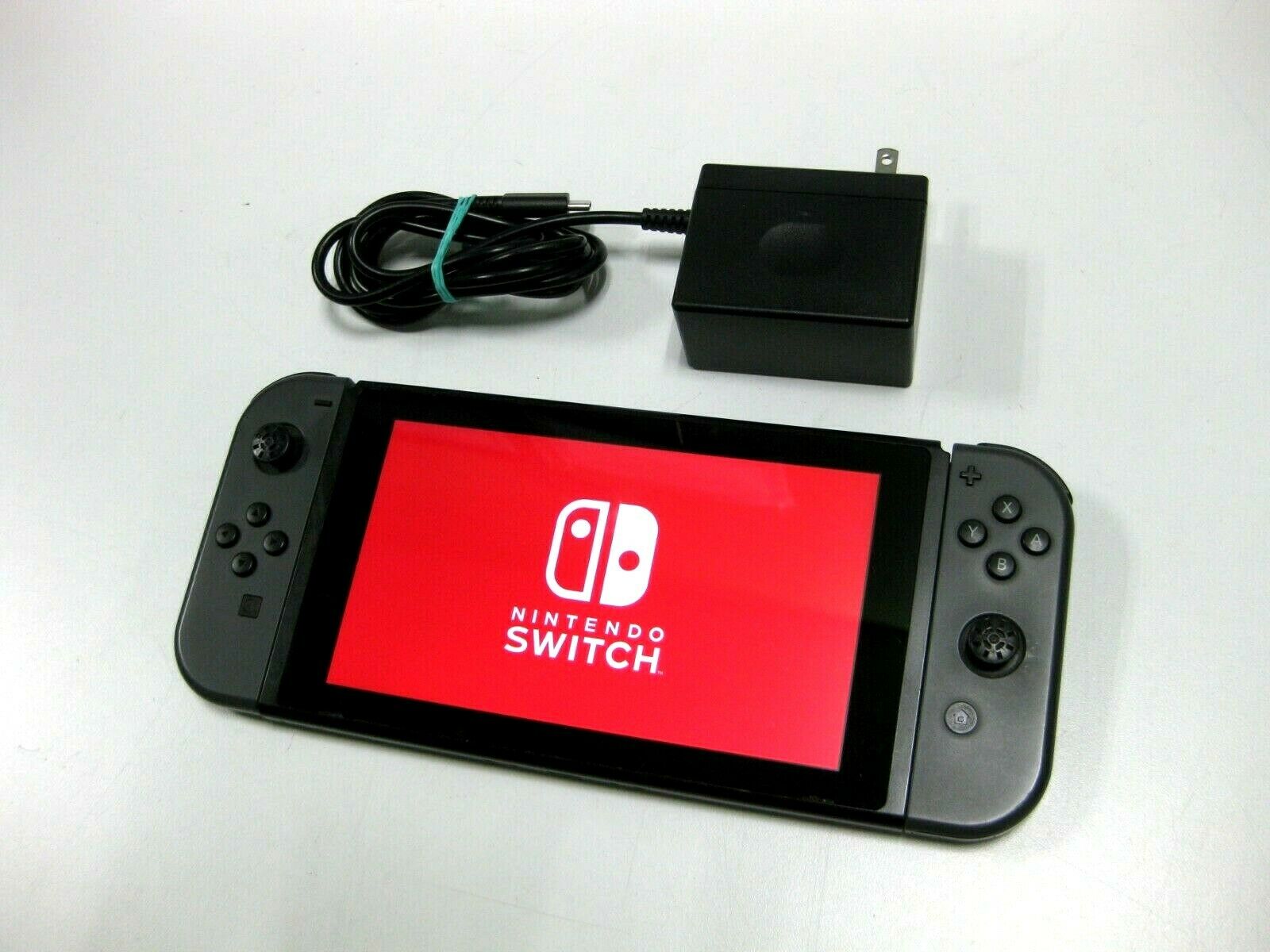 Nintendo Switch HAC-001 32GB Video Game Device Console w Gray Joycons