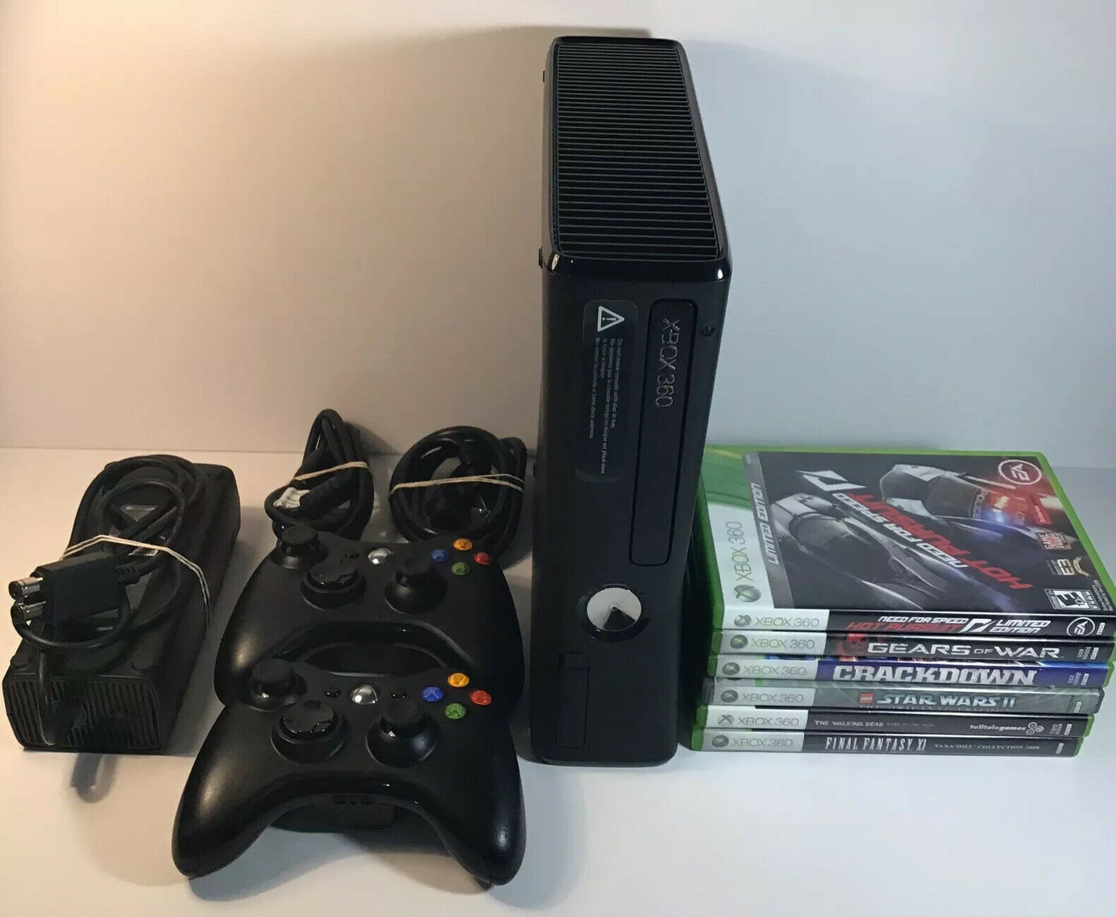 Microsoft Xbox 360 S Console 3GB Model 1439 Orig 2 Controllers, HDMI