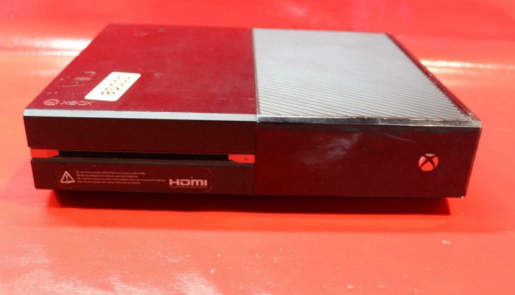 Microsoft (1540) Xbox One – 500GB – Video Gaming Console AS-IS