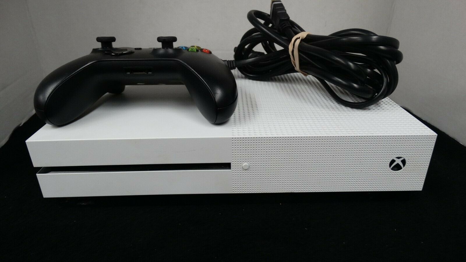 Microsoft Xbox One S 500GB White With Controller/Cables Explore ...