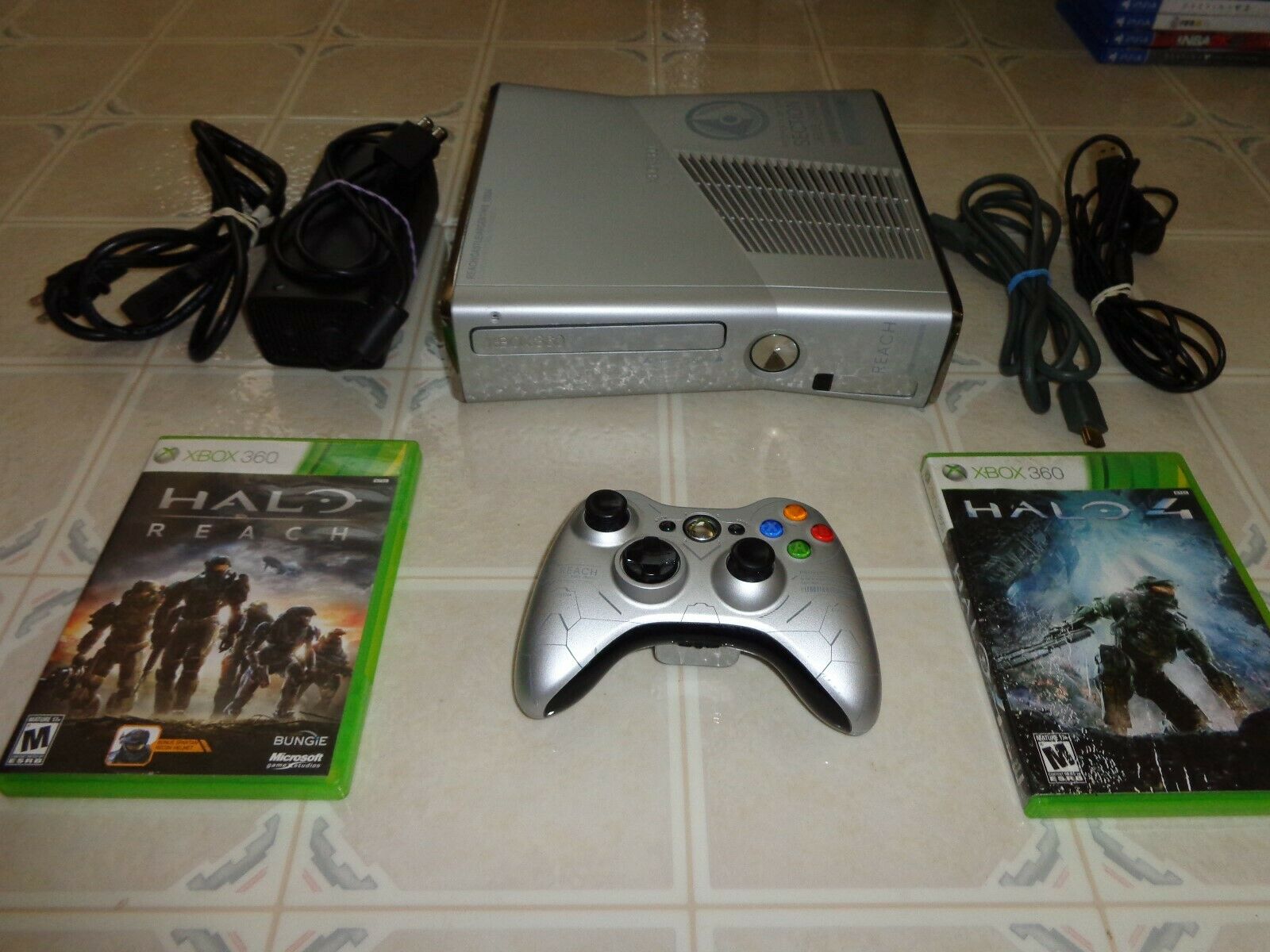 Microsoft Xbox 360 S Halo Attain Restricted Edition 250GB Silver