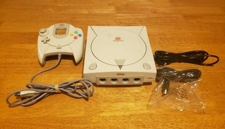  SEGA DREAMCAST  HK-3020 V.1 W/ Original Cables , 1 Controller TESTED! WORKING!