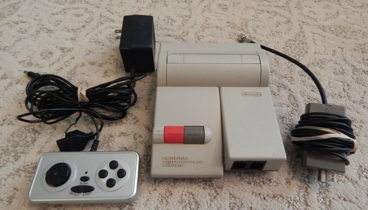Nintendo Management Deck Console NES-101 High Loader