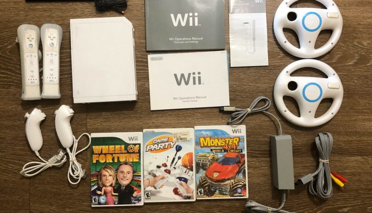 Nintendo Wii Console Bundle With 3 Games And Accessories WORKS!