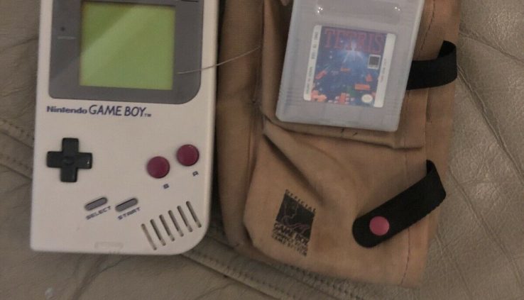 Nintendo Game Boy 1989 **BUNDLE** w/ Case And Tetris