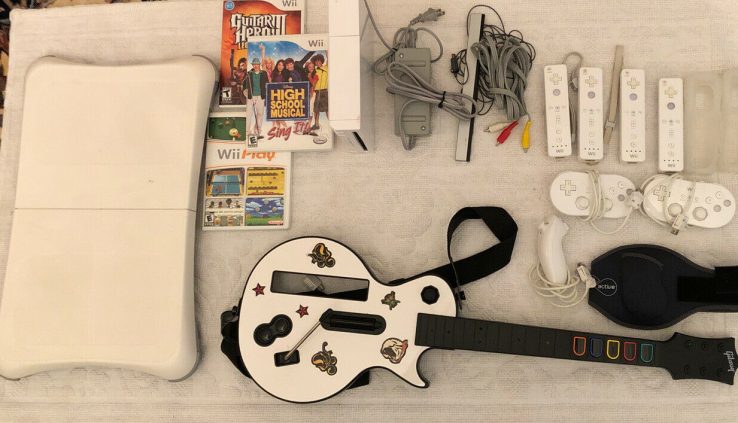 Wii Bundle – Guitar, WiiFit, 7 Diverse Controllers, 3 Games!!!