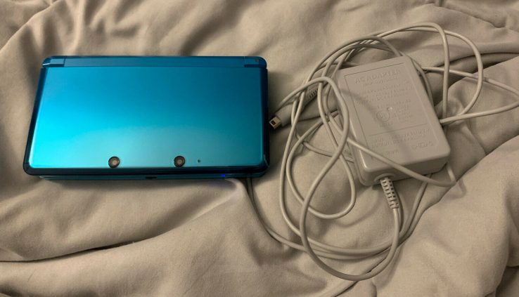 Nintendo 3DS Handheld System – Aqua Blue (Open Model)