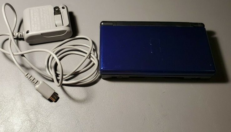 Nintendo ds lite cobalt blue with charger