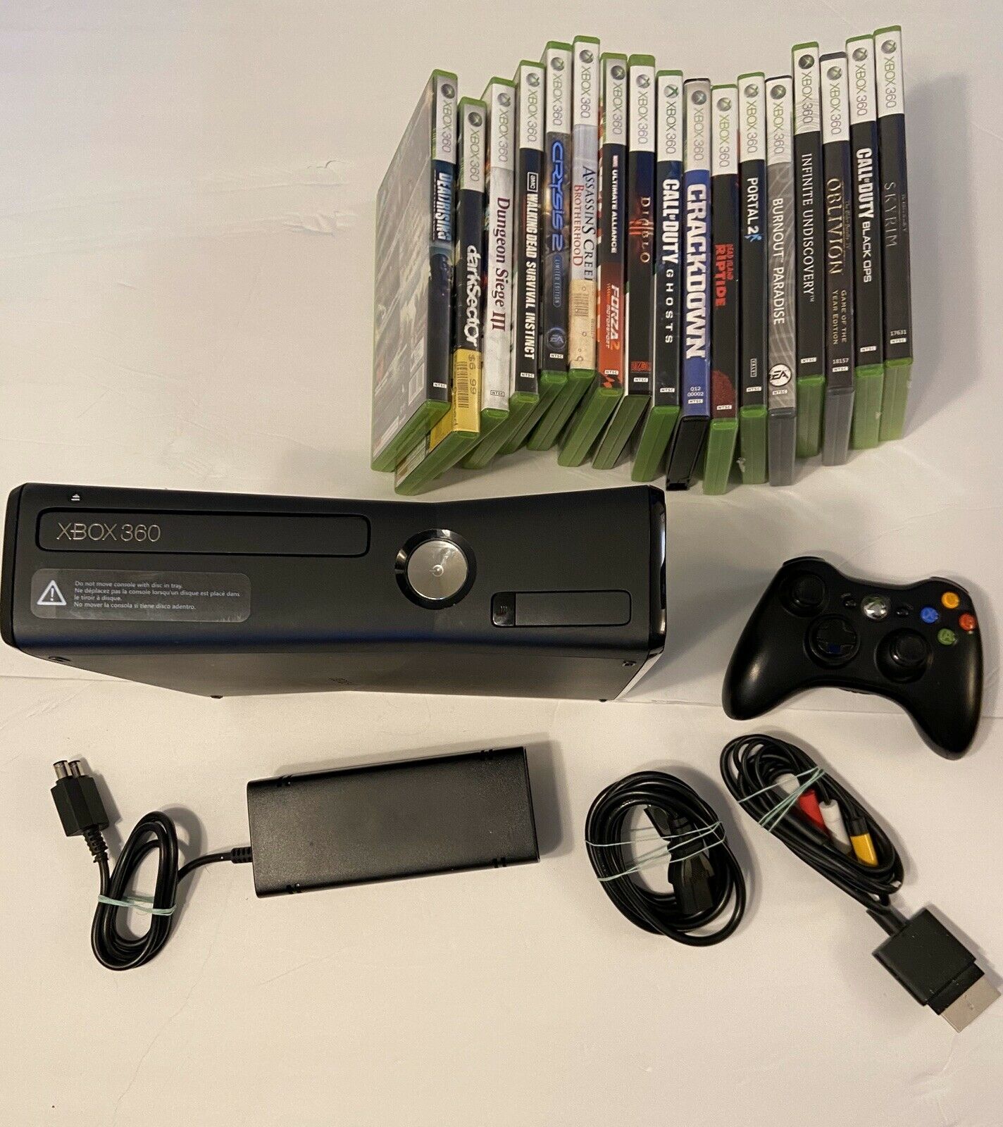 Microsoft Xbox 360 S Mannequin 1439 250GB Console Bundle 18 Video games