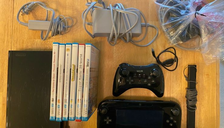 Nintendo Wii U Gargantuan Mario 3D 32GB bundle + Knowledgeable Controller + Twilight Princess +