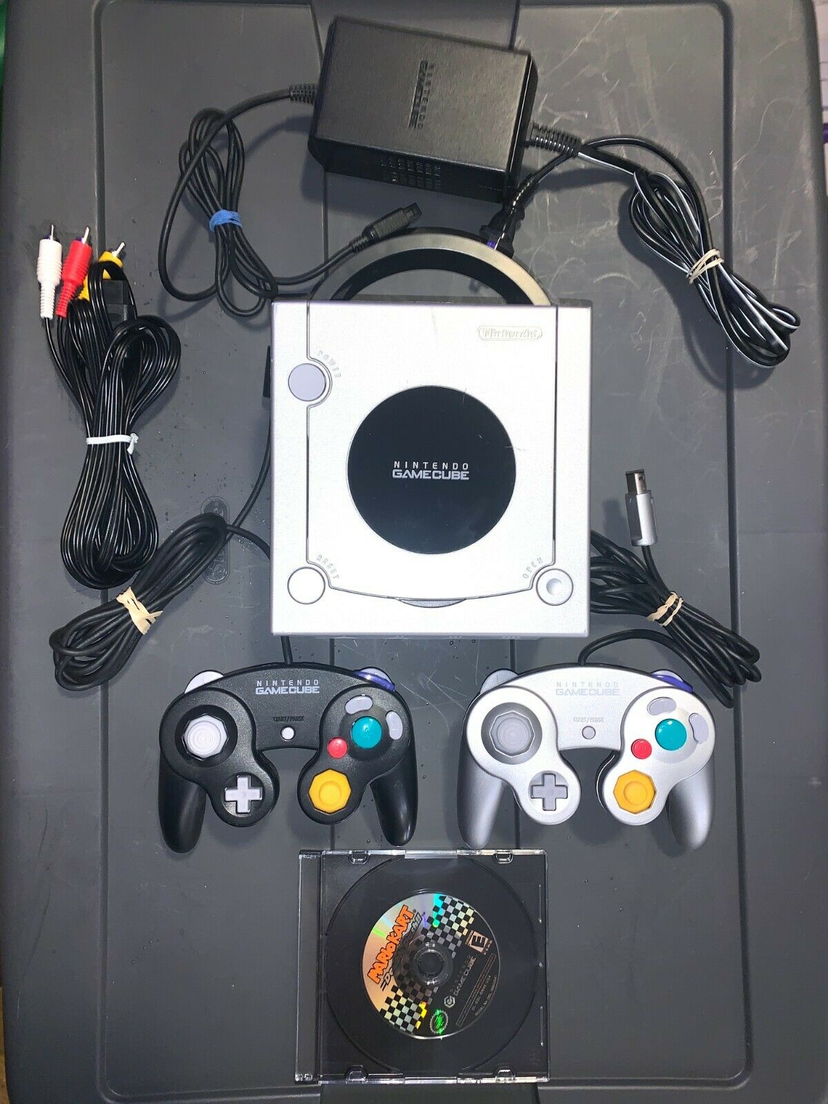 Silver GAMECUBE Console w/ 2 OFFICIAL Controllers & Mario Kart Double