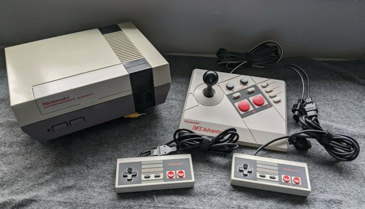 Nintendo Leisure Blueprint NES Console + 2 Controllers + 1 Joystick AUTHENTIC