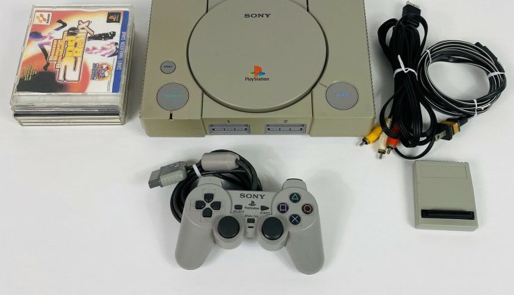 SONY Fashioned PlayStation 1 with mod Chipped Controller Cables Games SCPH-7501