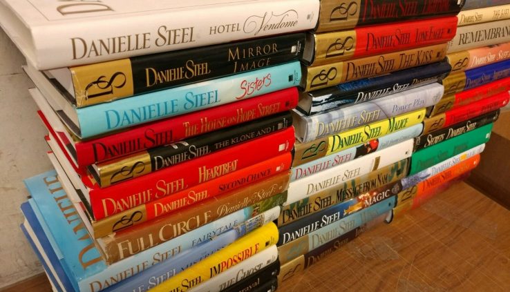 Lot of 10 Danielle Steel Romance Subject Current Sequence Hardcover HCDJ HB Books MIX