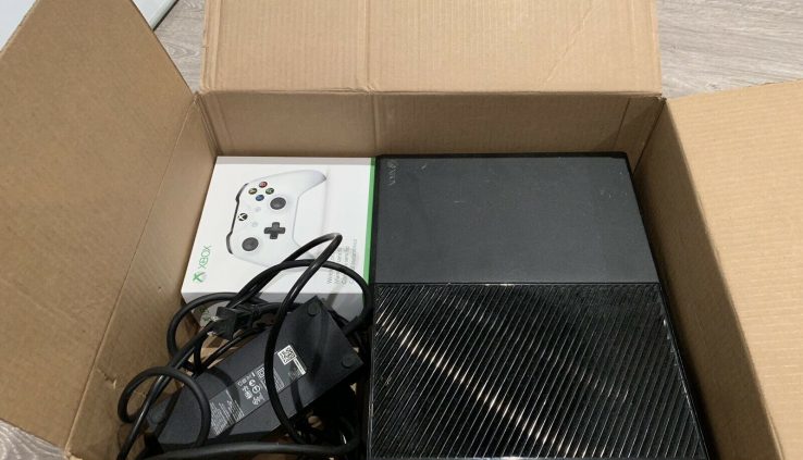 Microsoft Xbox One Launch Model 500GB Console + Contemporary Xbox One Controller