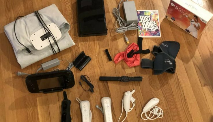 Nintendo Wii U Dusky Console – w/ Gamepad, Cables, 1-Sport, 2-Nunchuck 3- Aid an eye on