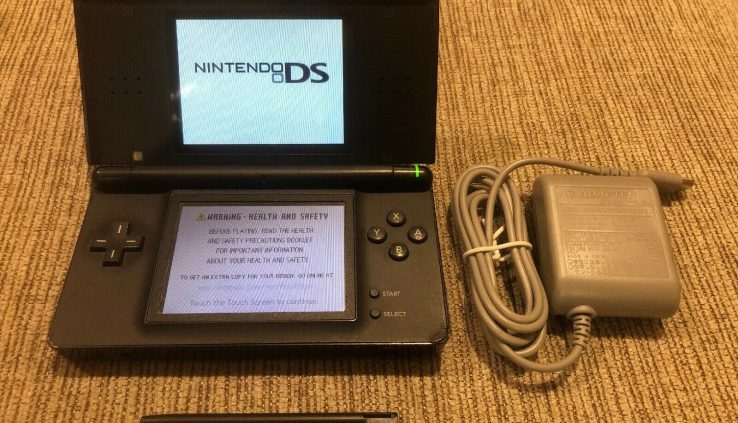 Nintendo DS Lite Unlit Handheld  Gaming Plan. With Stylus & Charger! Deal!!