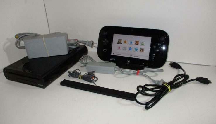 NINTENDO Wii U BLACK 32GB CONSOLE AND GAME PAD DOCK CORDS & CABLES TESTED WORKS
