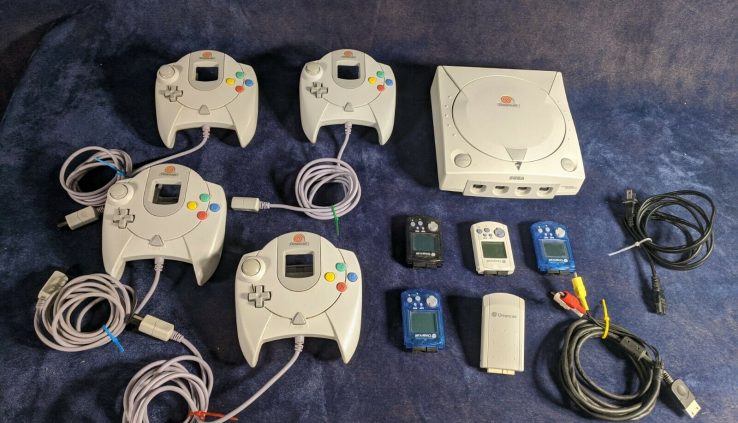 Sega Dreamcast Console, 4 Controllers, 4 VMU’s, Tremor Pack, All OEM, Works!