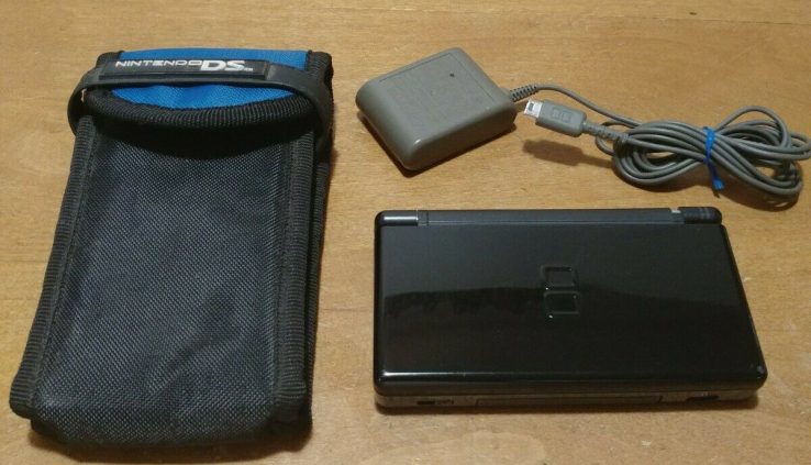Nintendo DS Lite Shaded C/USG-USA-1 Handheld Game Console Works Extensive