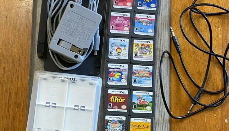 Nintendo 3DS/Pink/15 Games/Charging Dock!