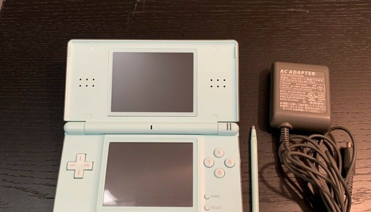 Nintendo DS Lite USG-001 Console- Ice Blue- Minute Version (TESTED WORKING)